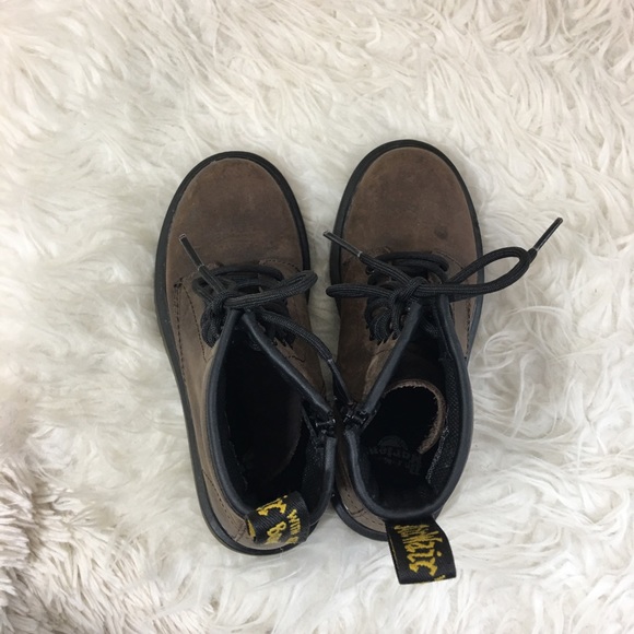 Dr. Martens Delaney Boot Brown Leather Size 1 Kids - Picture 5 of 8